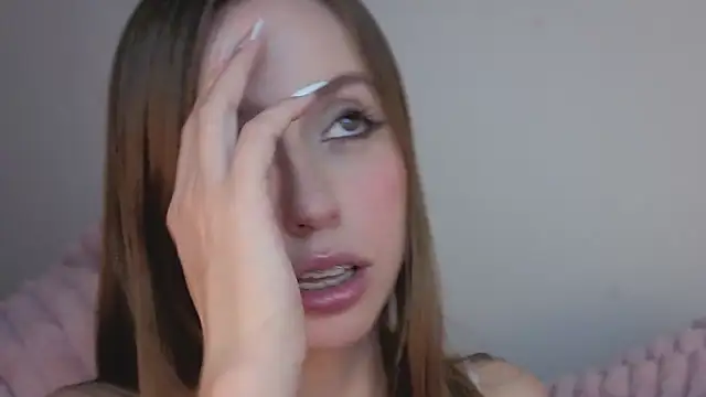 Snapshot of SofiaGc chatting on December 2025 03:42:01 AM SofiaGc online show from December 2025 03:42:01 AM