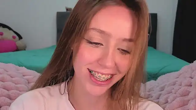 Snapshot of SofiaGc chatting on February 2026 03:51:02 AM SofiaGc online show from February 2026 03:51:02 AM