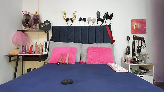 emmily giraldo online show from March 2026 12:26:01 PM