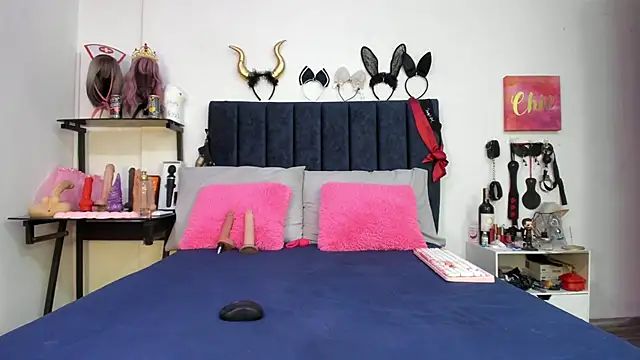 emmily giraldo online show from November 2025 01:11:01 PM