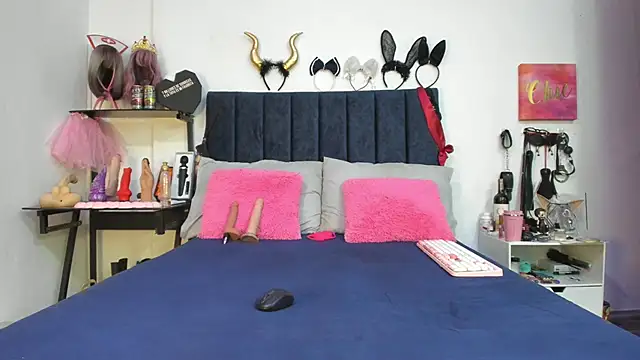 emmily giraldo online show from March 2026 12:31:01 PM