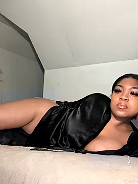 Snapshot of AUNYXXX chatting on October 2025 12:00:01 AM AUNYXXX online show from October 2025 12:00:01 AM