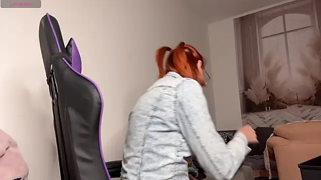 Snapshot of Caliiie-of chatting on November 2025 07:02:02 AM Caliiie-of online show from November 2025 07:02:02 AM