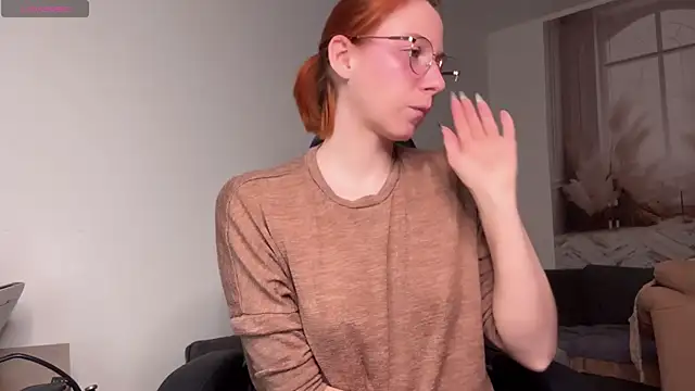 Snapshot of Caliiie-of chatting on November 2025 06:51:02 AM Caliiie-of online show from November 2025 06:51:02 AM