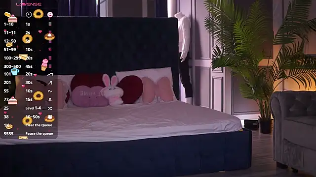 MissKiarra online show from November 2025 09:59:01 AM