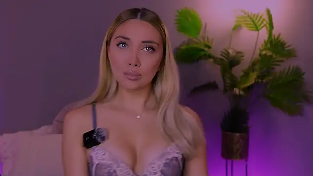 Jessielle online show from November 2025 08:37:01 AM