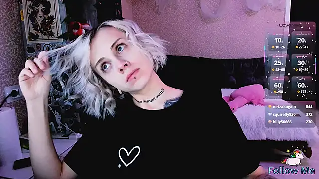 NaniMoore online show from November 2025 08:57:02 PM