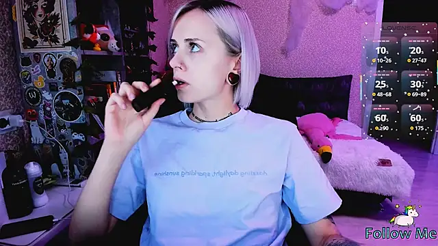 NaniMoore online show from November 2025 08:14:02 PM