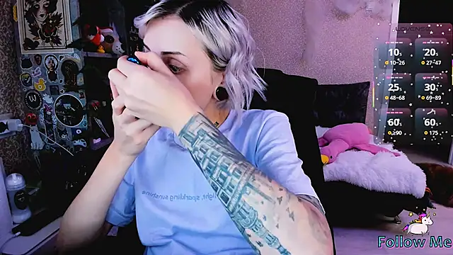 NaniMoore online show from November 2025 08:25:01 PM