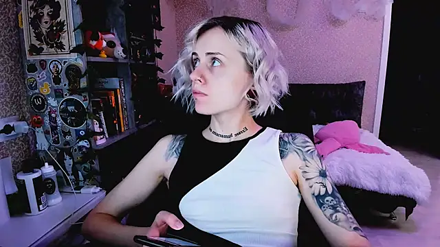 NaniMoore online show from November 2025 08:23:02 PM