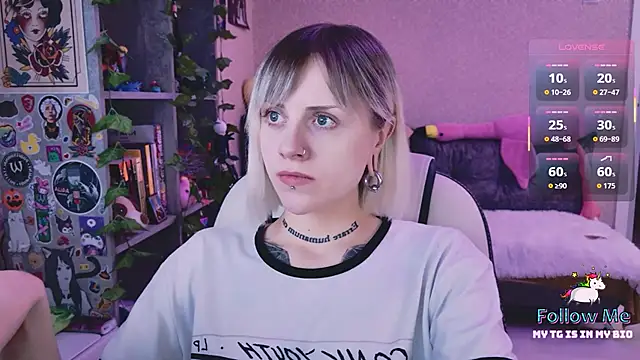 NaniMoore online show from April 2026 08:01:02 PM