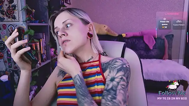 NaniMoore online show from April 2026 08:15:01 PM