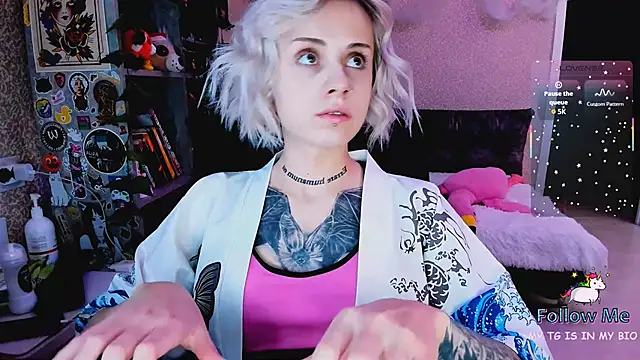 NaniMoore online show from November 2025 08:09:02 PM