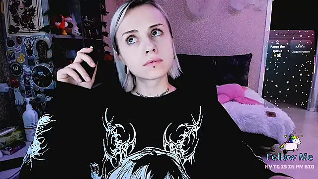 NaniMoore online show from November 2025 09:07:01 PM