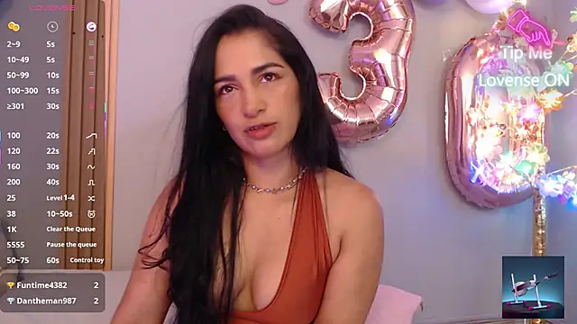 Snapshot of Thayssa_ross chatting on May 2026 03:17:01 PM Thayssa ross online show from May 2026 03:17:01 PM