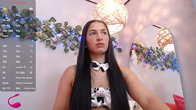 Thayssa ross online show from December 2025 02:59:01 PM