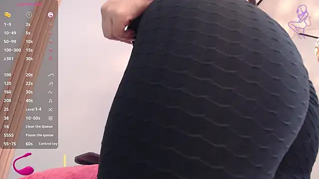 Thayssa ross online show from November 2025 03:11:01 PM