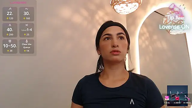 Snapshot of Thayssa_ross chatting on June 2026 03:02:02 PM Thayssa ross online show from June 2026 03:02:02 PM