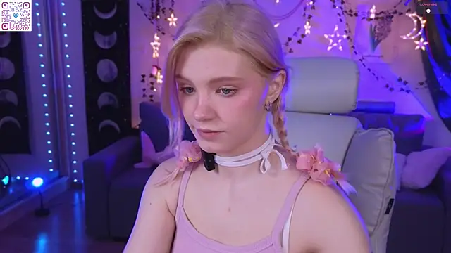 Moonlight Mia online show from March 2026 10:22:01 PM