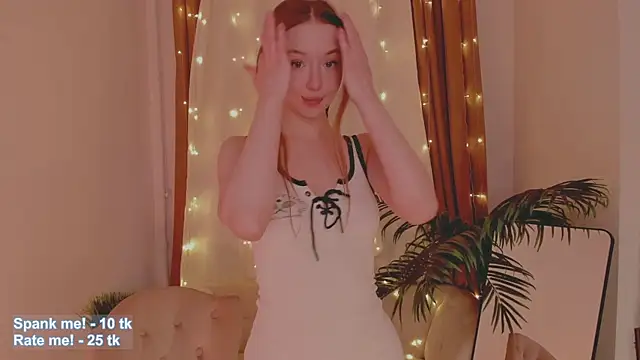 Snapshot of VioletMills chatting on October 2025 02:43:01 AM VioletMills online show from October 2025 02:43:01 AM