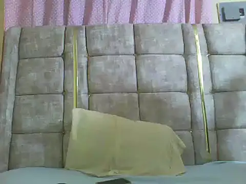 Snapshot of Sweet-beanca chatting on October 2025 07:18:01 PM Sweet-beanca online show from October 2025 07:18:01 PM