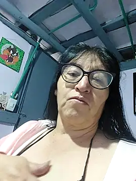 clarita 01 online show from November 2025 12:49:01 PM