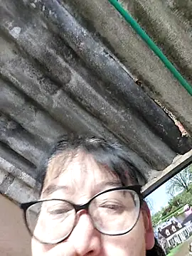 clarita 01 online show from November 2025 12:16:02 PM