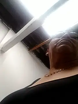 clarita 01 online show from November 2025 04:45:02 PM