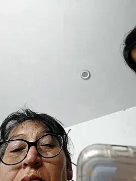 clarita 01 online show from November 2025 12:58:02 AM