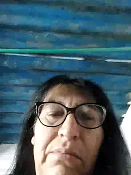 clarita 01 online show from November 2025 12:38:01 PM