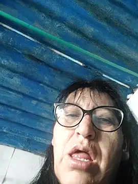 clarita 01 online show from December 2025 01:06:01 PM