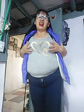 clarita 01 online show from February 2026 12:56:01 PM