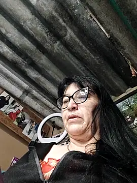 clarita 01 online show from November 2025 11:37:01 AM