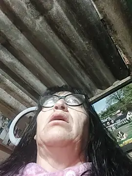 clarita 01 online show from November 2025 11:14:01 AM