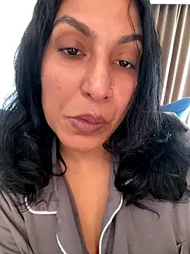 Indianbutter11 online show from September 2025 06:41:02 AM