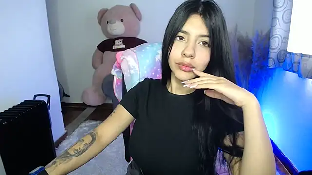 Snapshot of Alin_Aly chatting on November 2025 03:04:01 PM Alin Aly online show from November 2025 03:04:01 PM