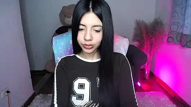 Snapshot of Alin_Aly chatting on November 2025 09:48:01 PM Alin Aly online show from November 2025 09:48:01 PM