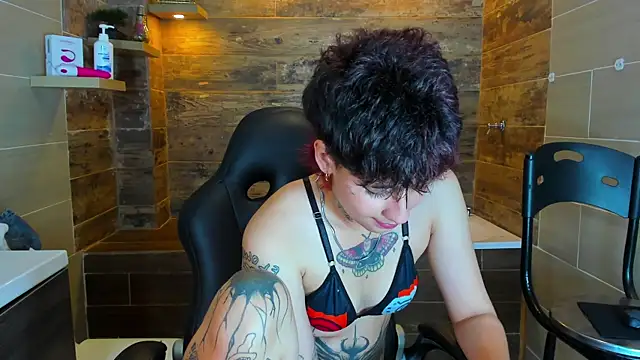 Ethan lennox online show from September 2025 03:23:01 PM