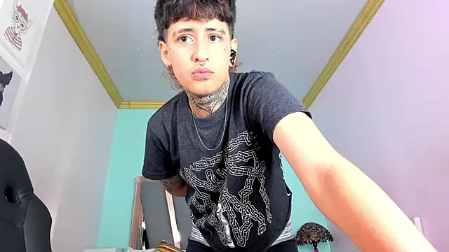 Ethan lennox online show from September 2025 08:36:01 PM