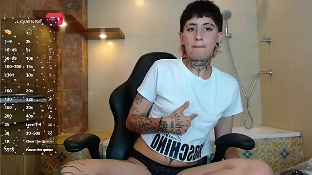 Snapshot of Ethan_lennox chatting on October 2025 03:20:01 PM Ethan lennox online show from October 2025 03:20:01 PM