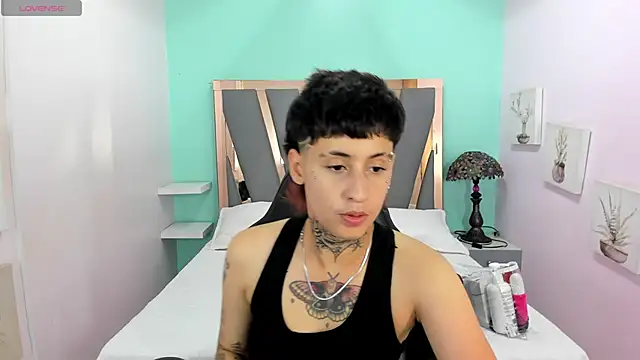 Snapshot of Ethan_lennox chatting on October 2025 02:46:01 PM Ethan lennox online show from October 2025 02:46:01 PM