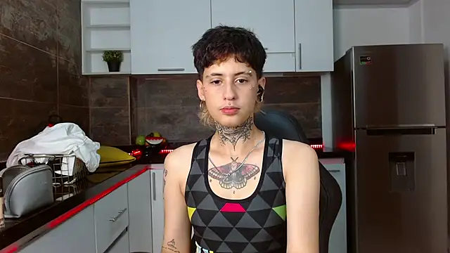 Snapshot of Ethan_lennox chatting on December 2025 03:39:01 PM Ethan lennox online show from December 2025 03:39:01 PM