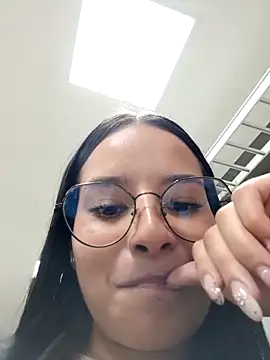  vaness online show from March 2026 11:45:02 PM