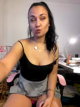 Snapshot of AlexandraRand chatting on September 2025 06:14:01 AM AlexandraRand online show from September 2025 06:14:01 AM