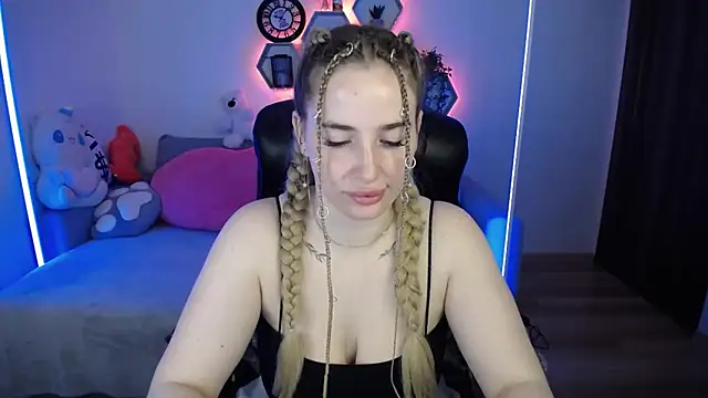 SabrinViolet online show from May 2026 08:13:01 AM