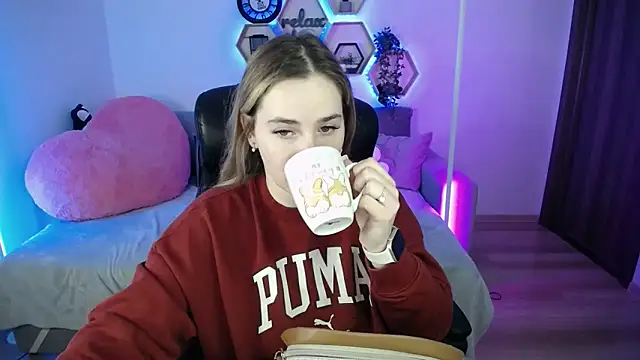 SabrinViolet online show from February 2026 09:05:02 AM