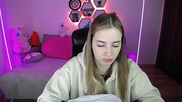 SabrinViolet online show from May 2026 08:07:02 AM