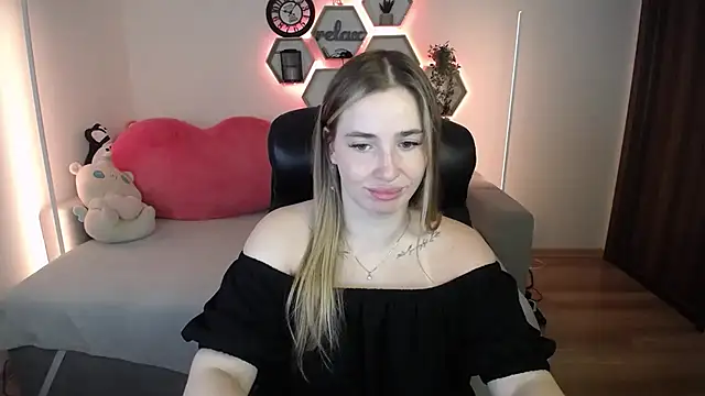 Snapshot of SabrinViolet chatting on July 2026 08:08:02 AM SabrinViolet online show from July 2026 08:08:02 AM