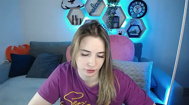 SabrinViolet online show from March 2025 12:17:02 PM