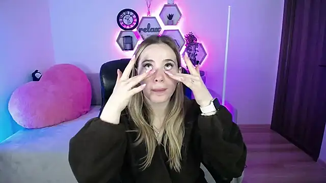 SabrinViolet online show from February 2026 09:09:01 AM